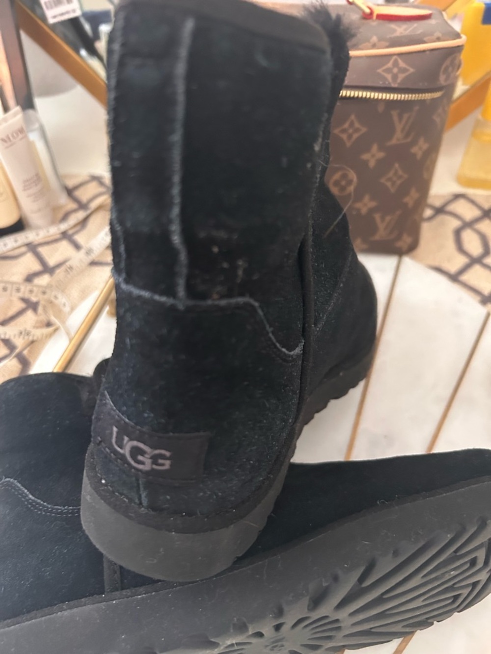UGG Black Boot size 8 good condition - Picture 5 of 12